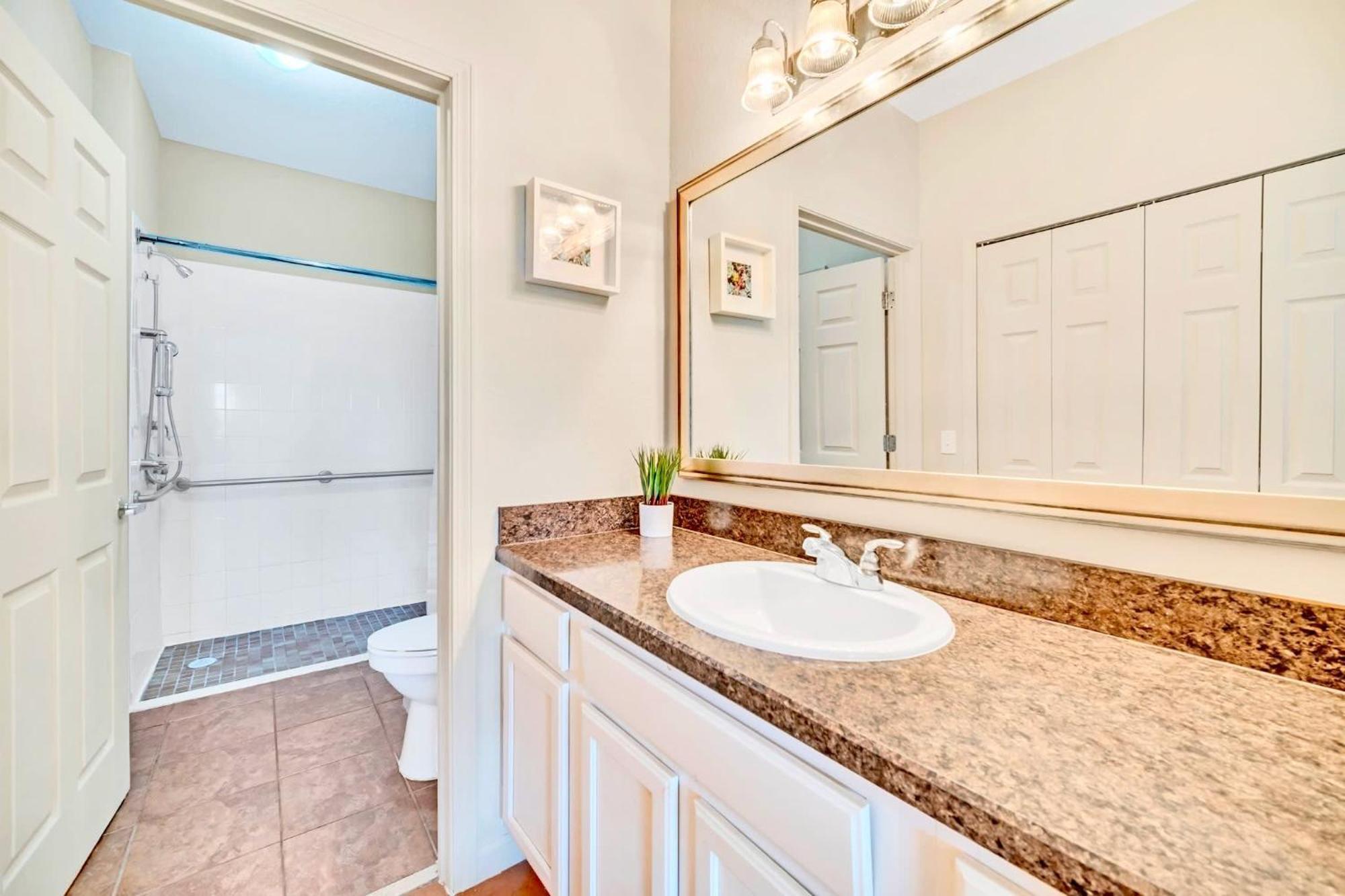 Bright Condo - 2Br With Pool & Hot Tub, Near Disney! أورلاندو المظهر الخارجي الصورة